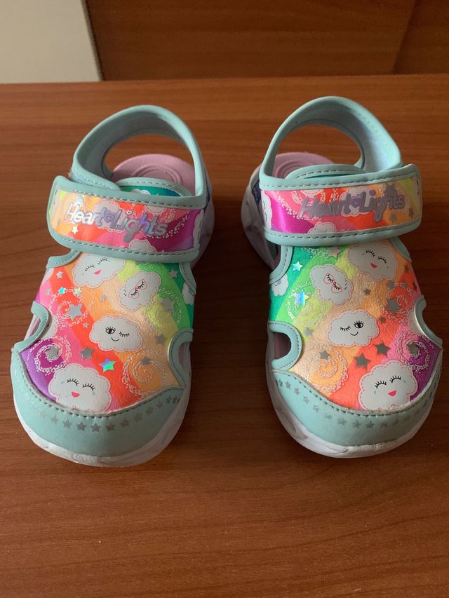 Sandalias niña Skechers con luz talla 25