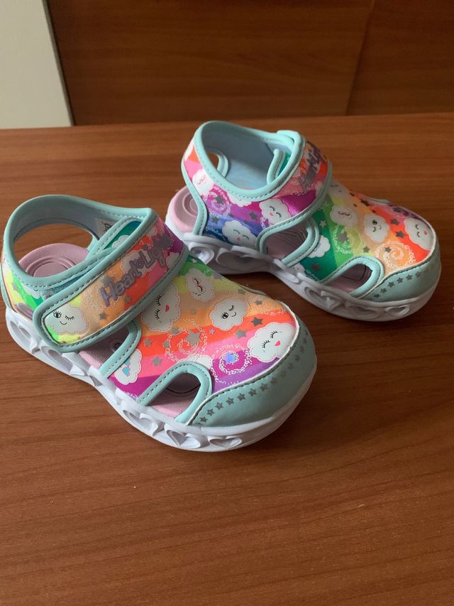 Sandalias niña Skechers con luz talla 25