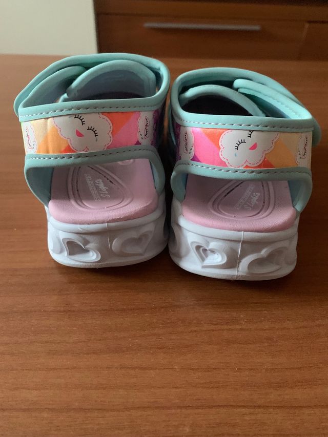 Sandalias niña Skechers con luz talla 25