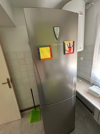 Nevera Daewoo Refrigerador-congelador ERF-416 ALC