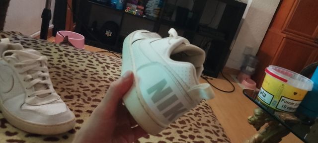 Zapatillas Nike oficiales color blancas talla 41