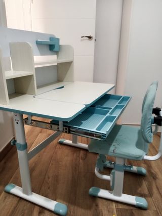 Escritorio infantil regulable con silla