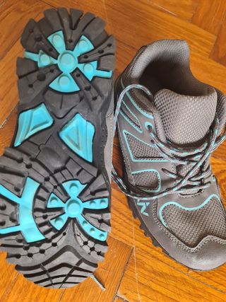 Scarpe trekking Wanabee 36, mai indossate