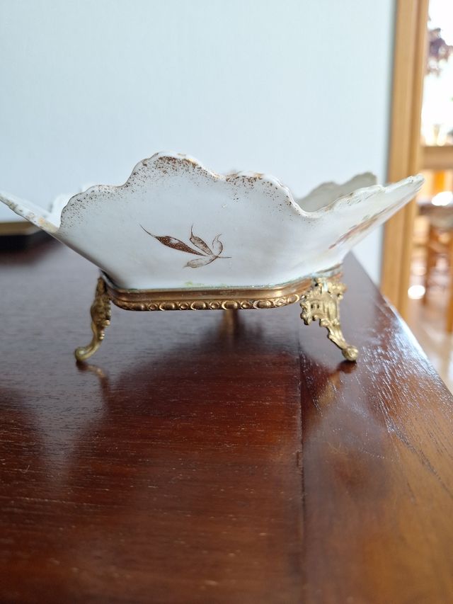 Bandeja de porcelana dourada