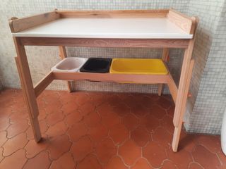 Escritorio infantil de madera