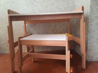 Escritorio infantil de madera