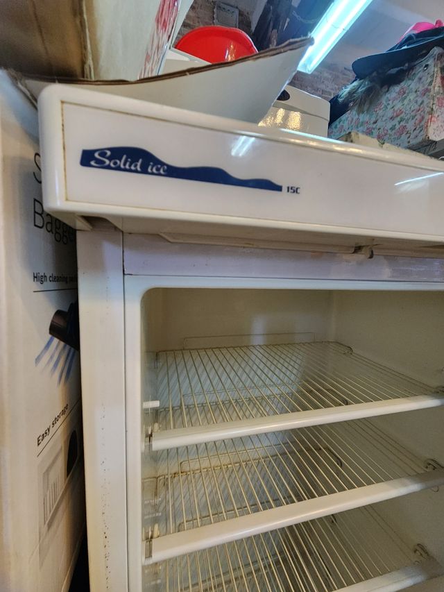 Nevera frigorífico New Pol Solid Ice.