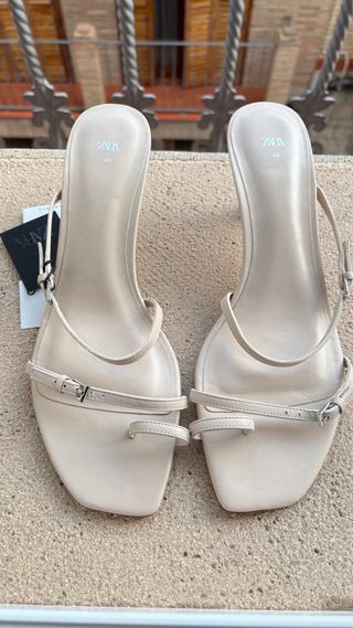 Sandalias Zara beige tacón fino 40