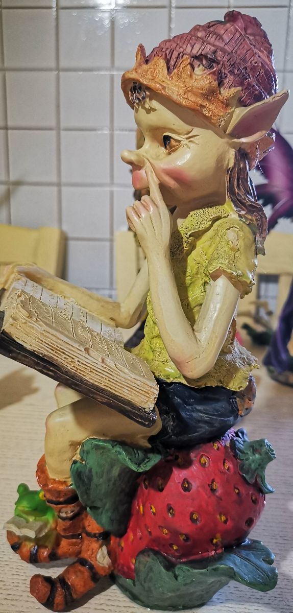 Pixie Leggente - Statuina