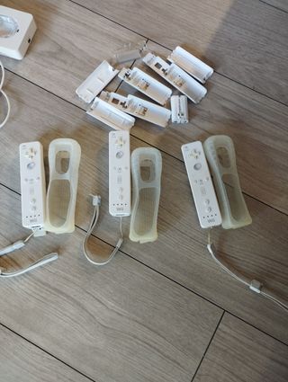 Wii + 5 mandos + Wii Fit + cargador