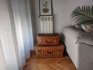 2 bauli vintage in vimini
40x67x30 cm
30x50x22 cm