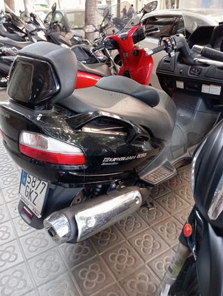 Suzuki Burgman 650cc. 