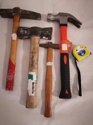 Martillos varios (4 uds.)