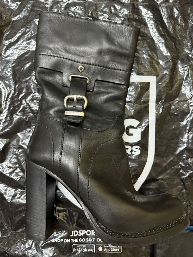 FARRUTX. Botas negras hebilla T.37 SKU:01269152