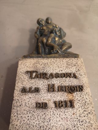 Escultura Héroes Tarragona 1811