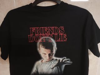 CAMISETA OFICIAL - STRANGER THINGS - TALLA M