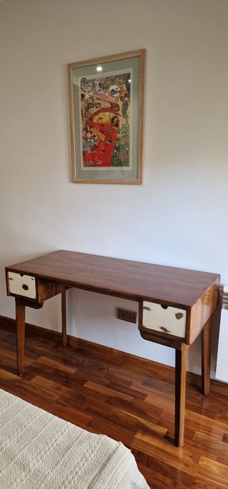 MESA DE ESCRITORIO O AUXILIAR MAD. MACIZA.OCASIÓN