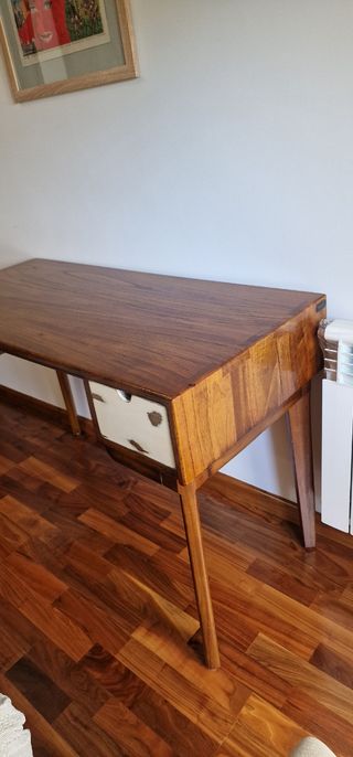 MESA DE ESCRITORIO O AUXILIAR MAD. MACIZA.OCASIÓN