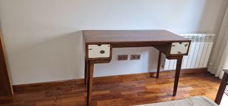 MESA DE ESCRITORIO O AUXILIAR MAD. MACIZA.OCASIÓN