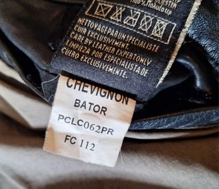 Cazadora cuero Chevignon negra