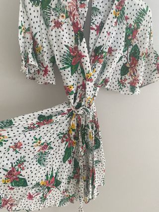 Vestido blanco estampado flores
e