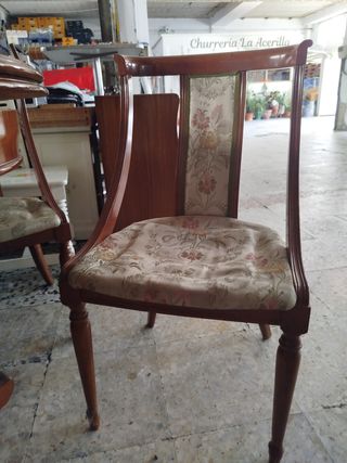 Mesa comedor + 6 sillas clásicas