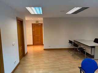 Oficina en alquiler en Ermitagaña - Mendebaldea en Pamplona