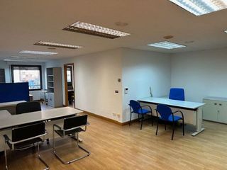 Oficina en alquiler en Ermitagaña - Mendebaldea en Pamplona