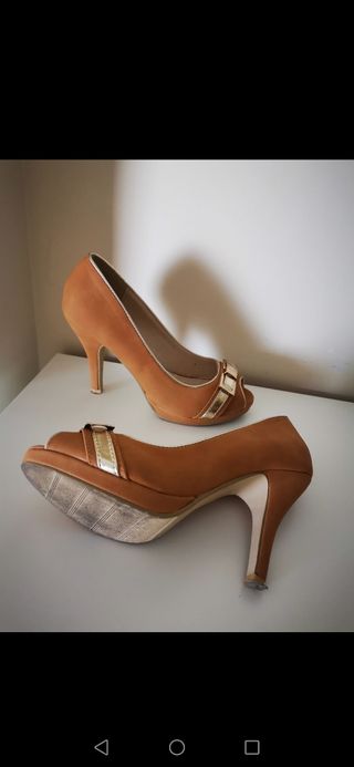 Zapatos tacón dorado mostaza T36