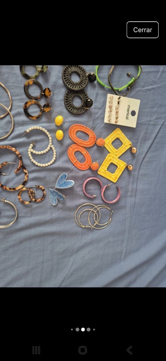 Lotto di bijouterie estiva: orecchini, bracciali...