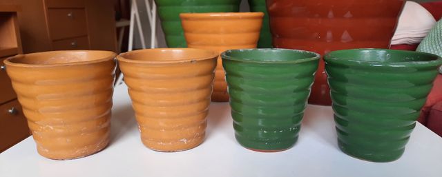 Lote de nueve tiestos esmaltados. (Varios tamaños)