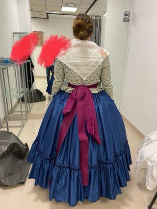 Traje Huertana azul y blanco