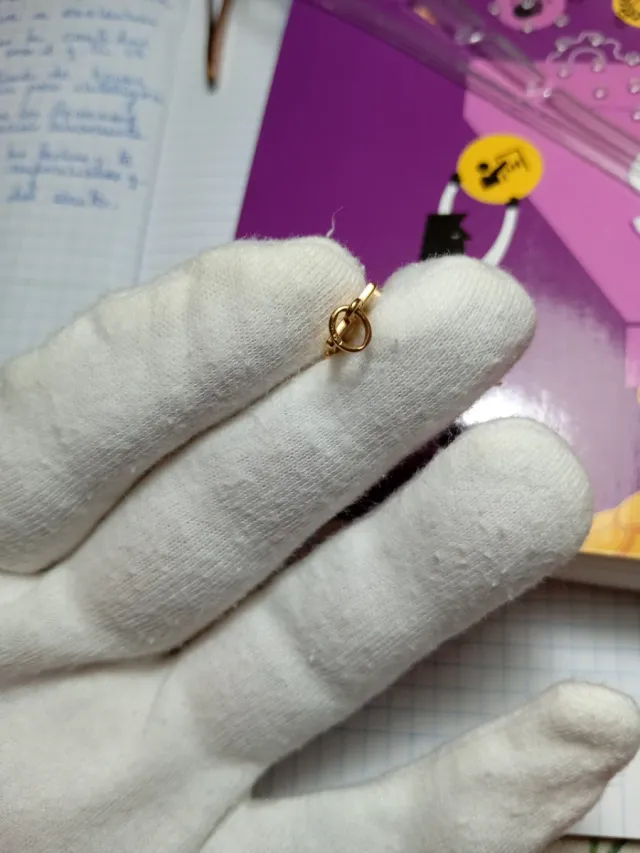 Colgante letra M oro circonita