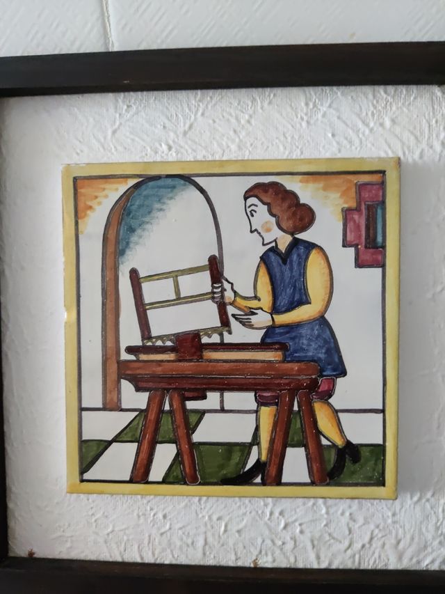 Piastrella in ceramica dipinta