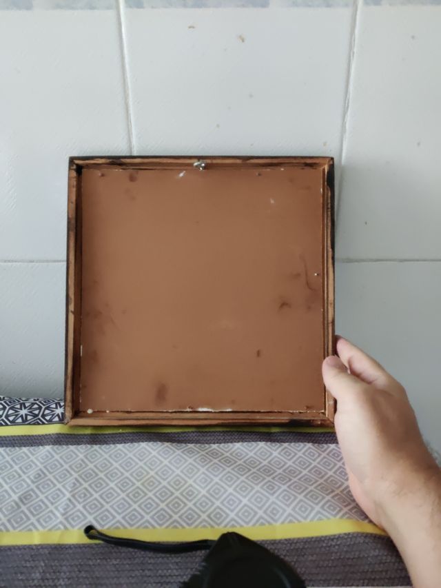 Piastrella in ceramica dipinta