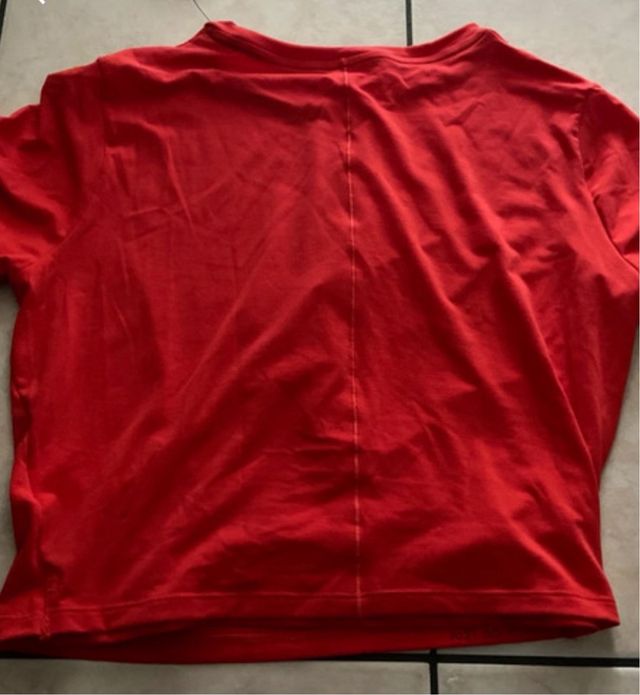 Top Nike rosso