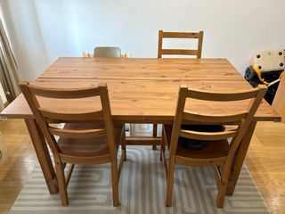 Mesa extensible comedor + 4 sillas 