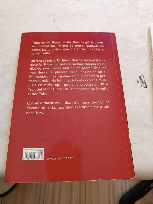 Córrer o morir (Catalan Edition)