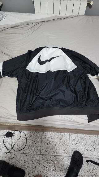 Chaqueta Nike Windrunner - Negro/Blanco