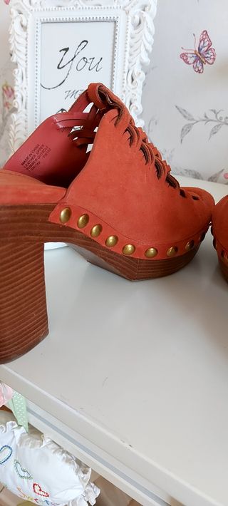 Zuecos Michael Kors rojos, talla 38