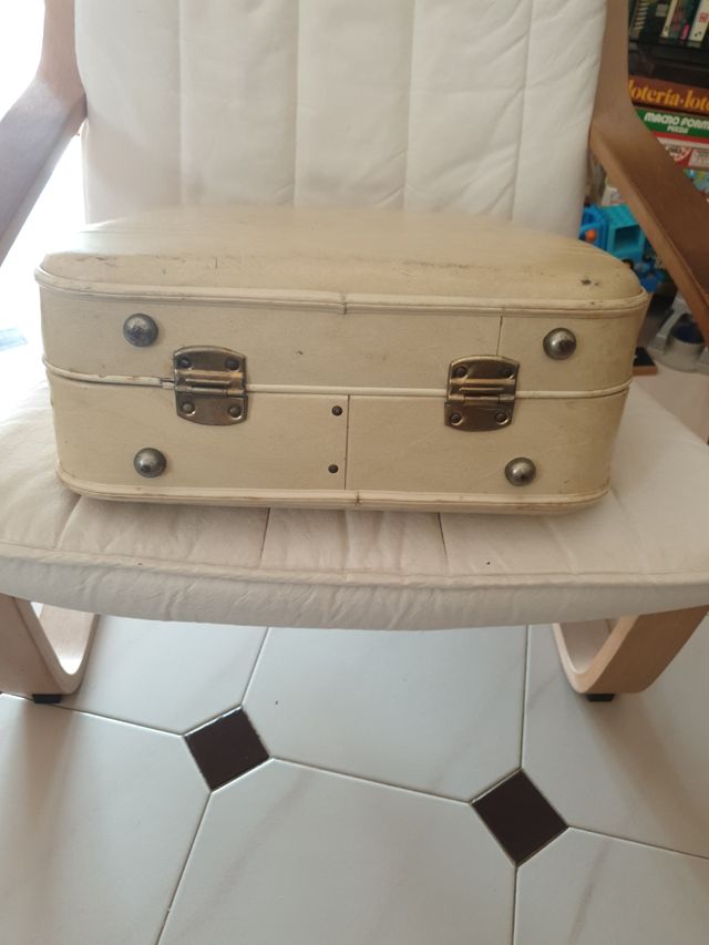 Maletín vintage beige