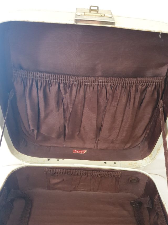 Maletín vintage beige