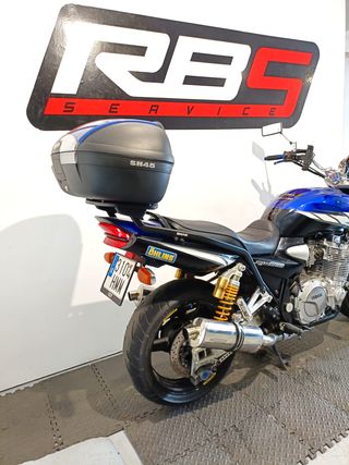Yamaha XJR 1300 azul