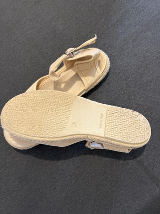 Sandalias beige niña