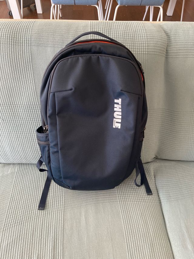 Mochila Thule - Negra con Naranja