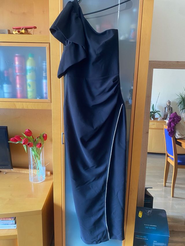 Vestido negro fiesta con