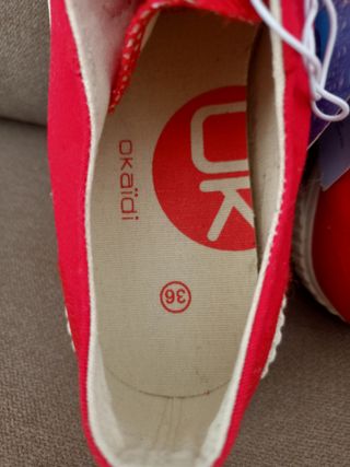 Zapatillas Okaidi rojas nº 36