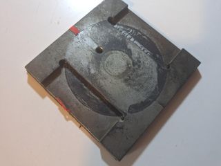 Prensa HEGOPLAC para matrículas