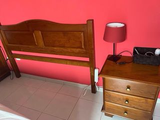 Dos dormitorios: matrimonio y solteros madera