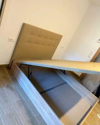 PRECIOSA CAMA DOBLE CON SU CABECERO DISPONIBLE CON